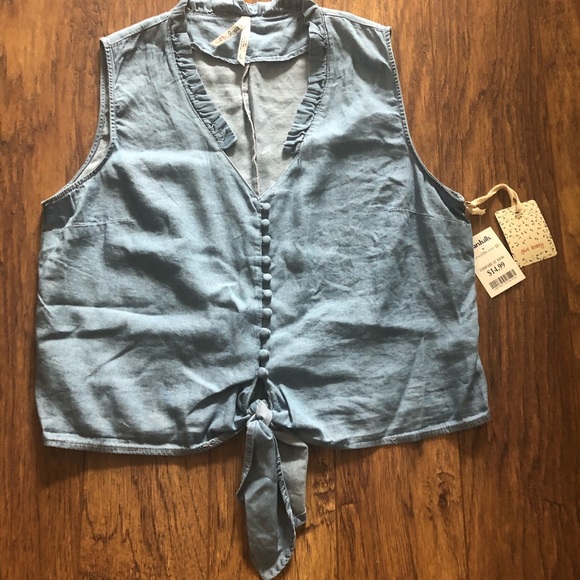 Tops - Denim bottom tie crop top